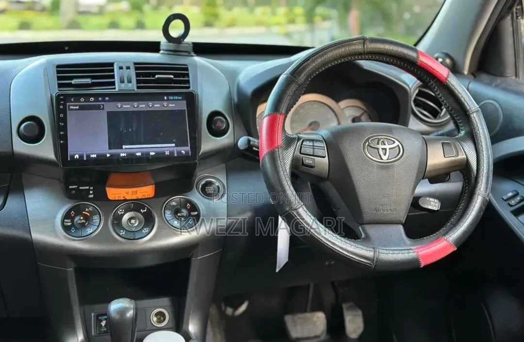 Toyota Vanguard 2011 Black