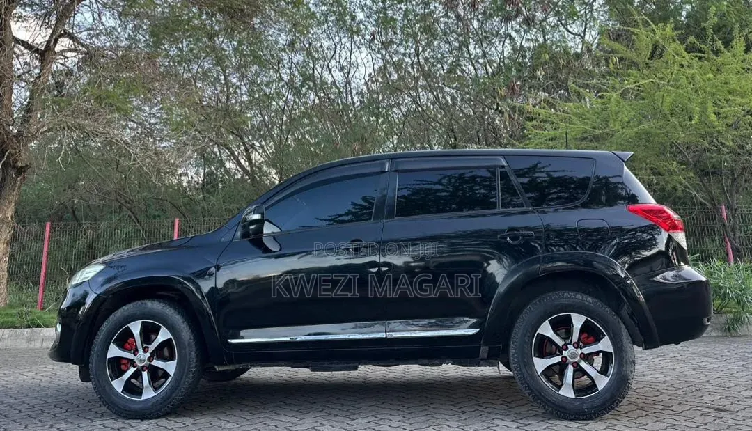 Toyota Vanguard 2011 Black