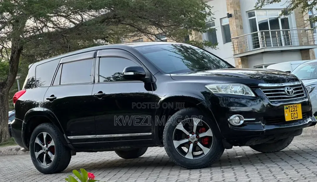 Toyota Vanguard 2011 Black