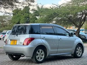 Toyota IST 2004 Silver