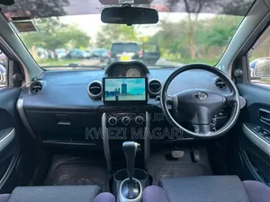 Toyota IST 2004 Silver