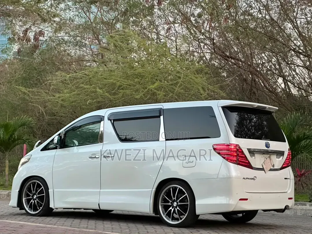 Toyota Alphard 2009 White