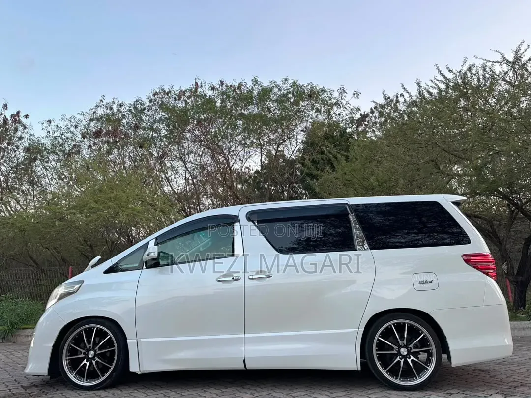 Toyota Alphard 2009 White