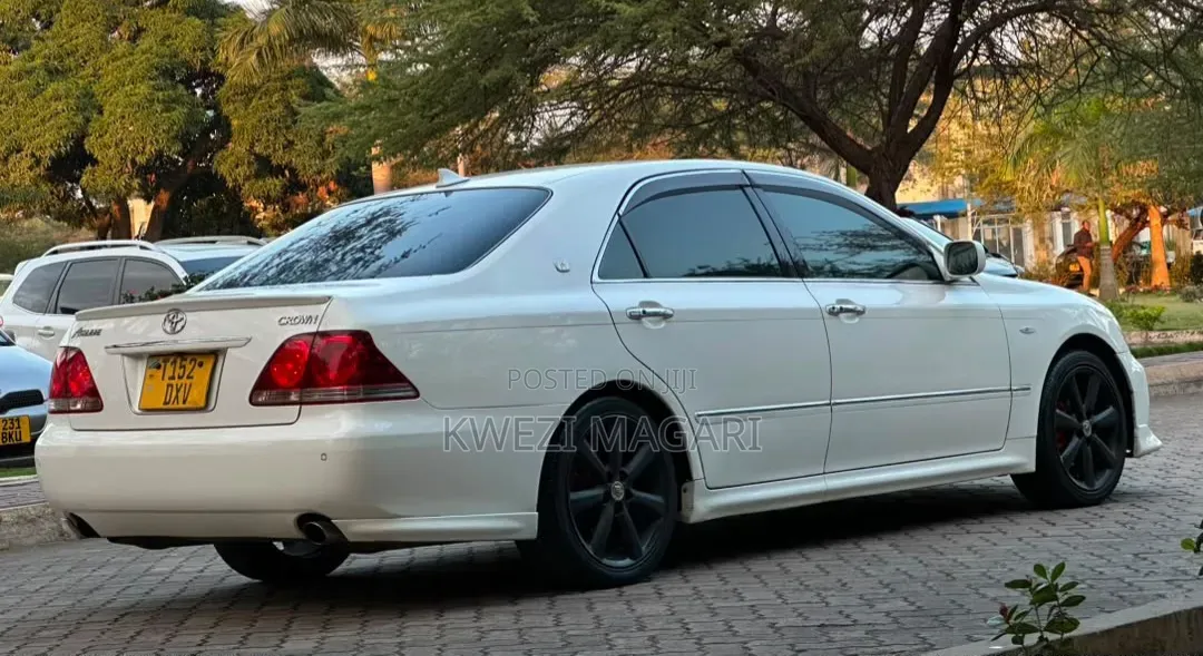 Toyota Crown 2008 White