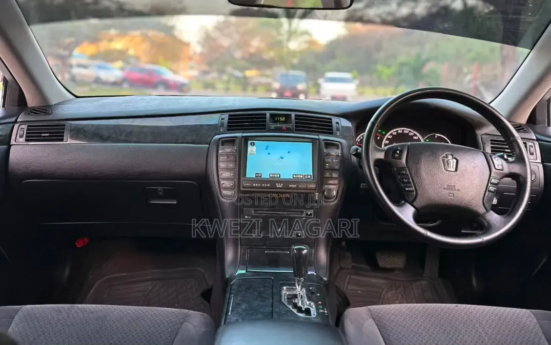 Toyota Crown 2008 White