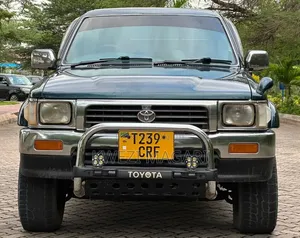 Toyota Hilux 1999 Green