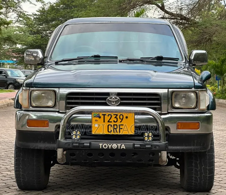 Toyota Hilux 1999 Green