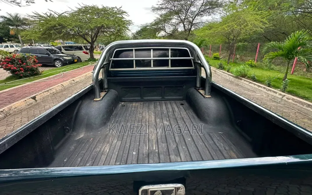 Toyota Hilux 1999 Green