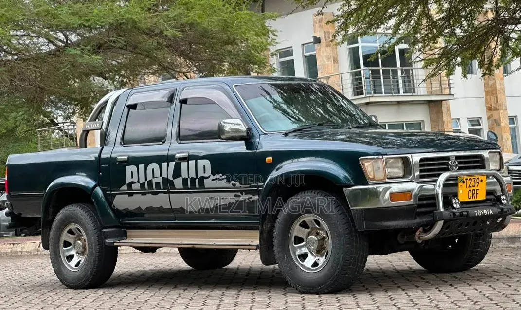 Toyota Hilux 1999 Green