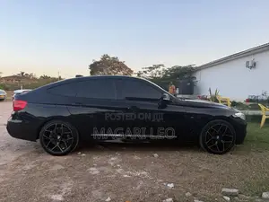 BMW 320i Sedan RWD 2015 Black