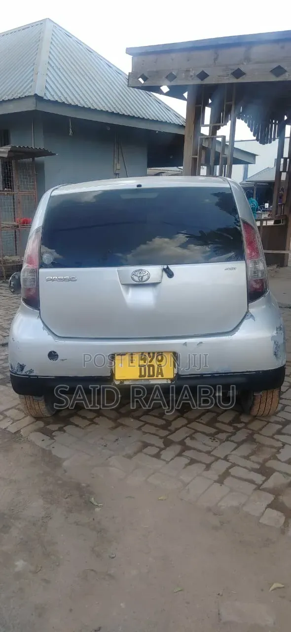 Toyota Passo 2005 Silver