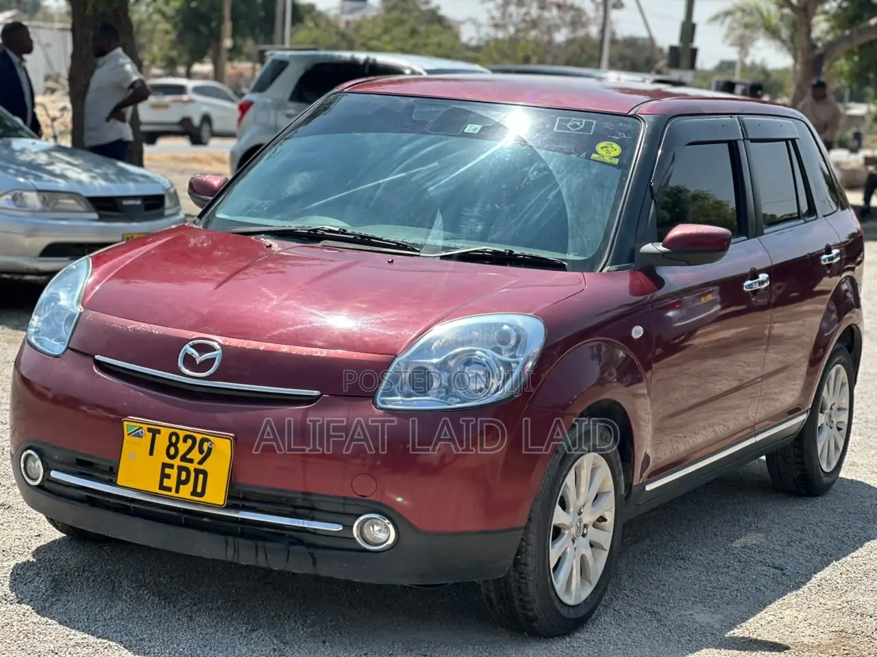 Mazda Verisa 2011 Red