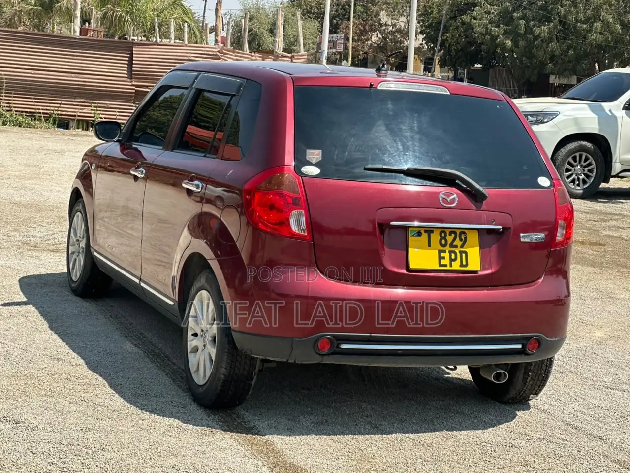 Mazda Verisa 2011 Red