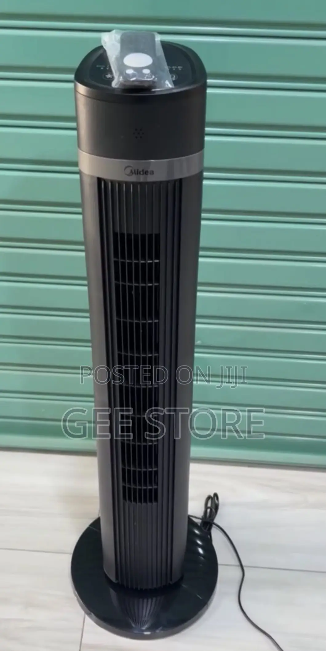 *Midea Fz10-18trb Tower Fan With Remote