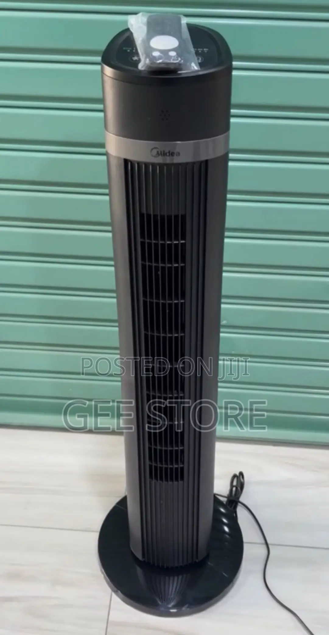 *Midea Fz10-18trb Tower Fan With Remote
