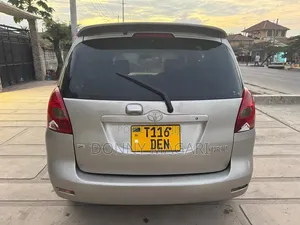 Toyota Corolla Spacio 2002 Gold