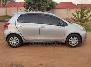 Toyota Vitz 2008 Silver