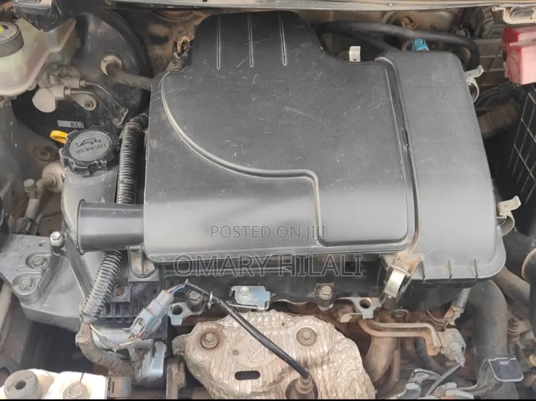 Toyota Vitz 2008 Silver