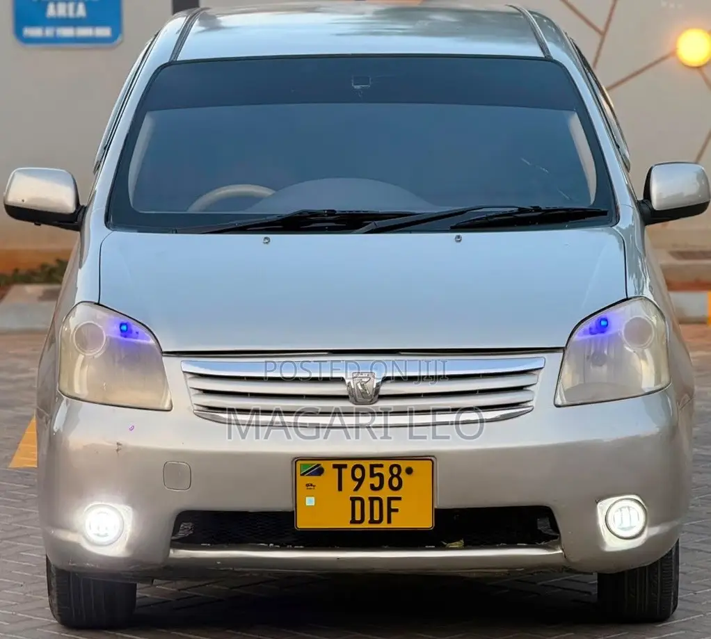 Toyota Raum 1.5 AWD 2005 Beige