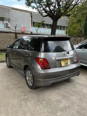 Toyota IST 2004 Gray