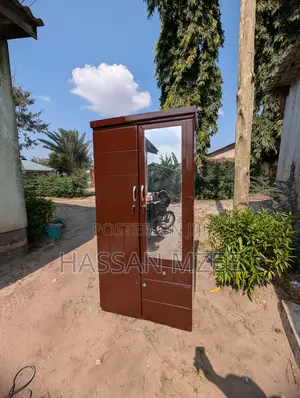 Kabati La Nguo