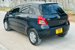 Toyota Vitz 2010 Black