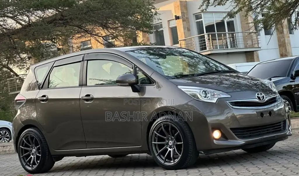 Toyota Ractis 1.5 FWD 2015 Brown