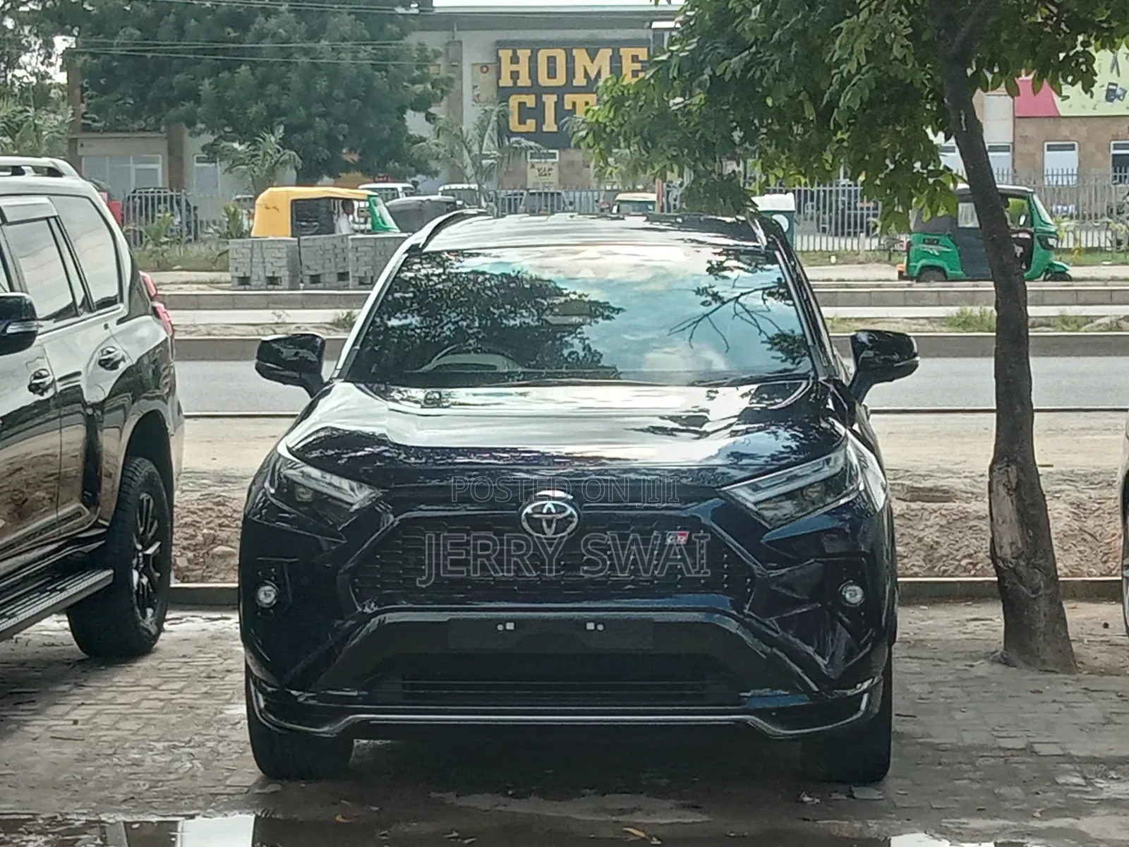 Toyota RAV4 Hybrid 2024 Blue