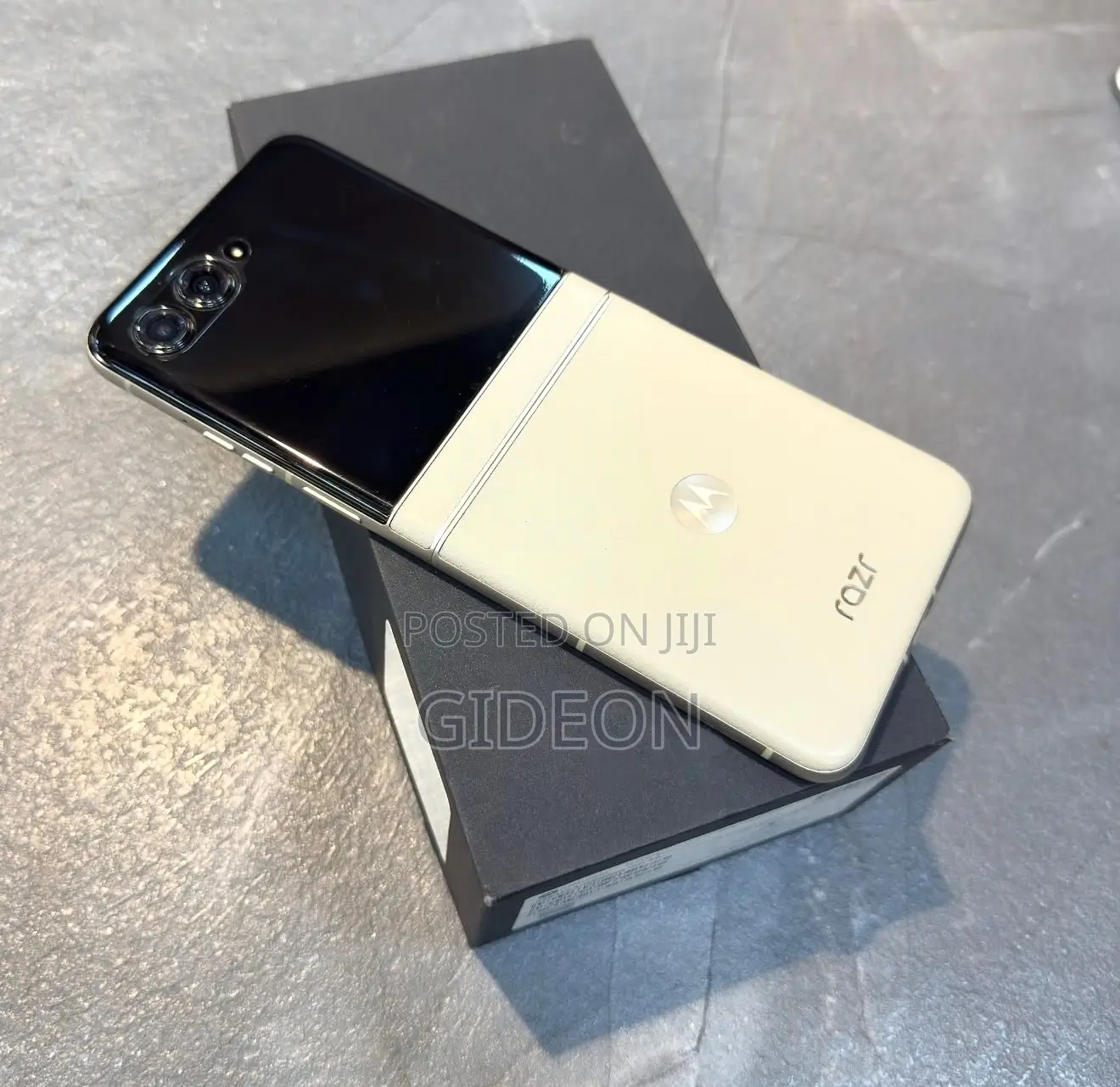 New Motorola Razr 2025 256 GB Gray