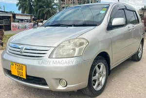 Toyota Raum 1.5 FWD 2004 Beige