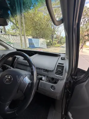 Toyota Noah 2.0 143hp AWD (7 Seater) 2008 Gray