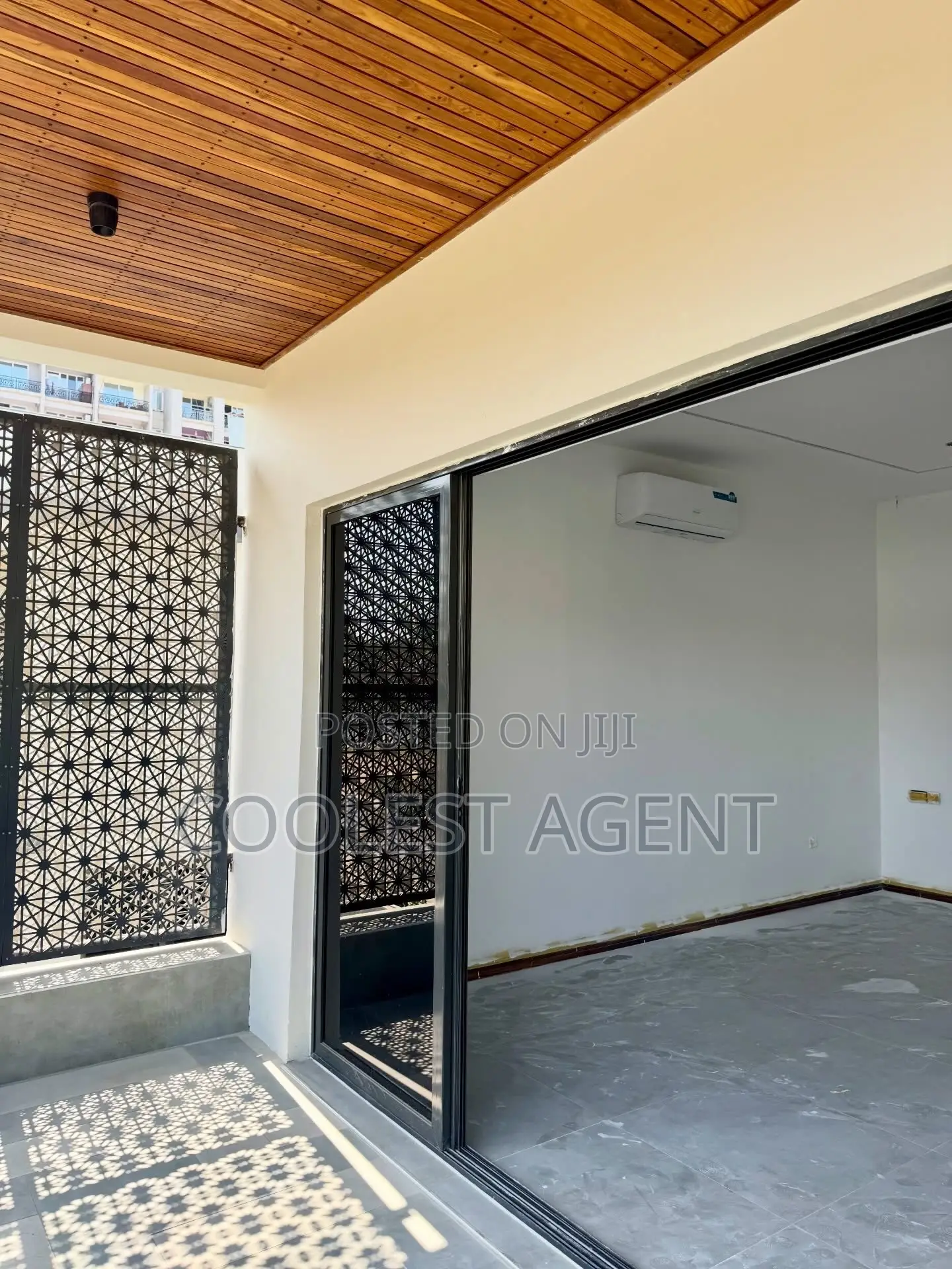 Furnished 4bdrm Villa in Coolest Estate, Oyster Bay for rent