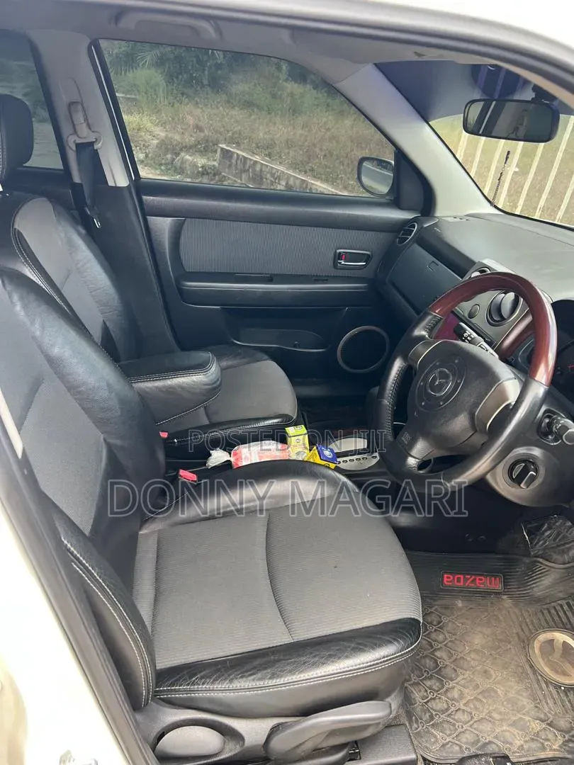 Mazda Verisa 2010 White