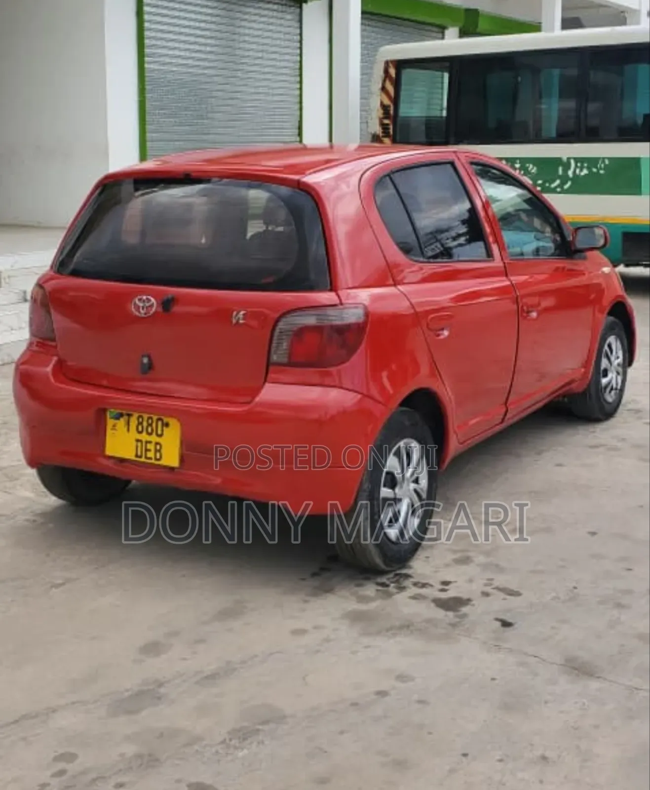 Toyota Vitz 2006 Red