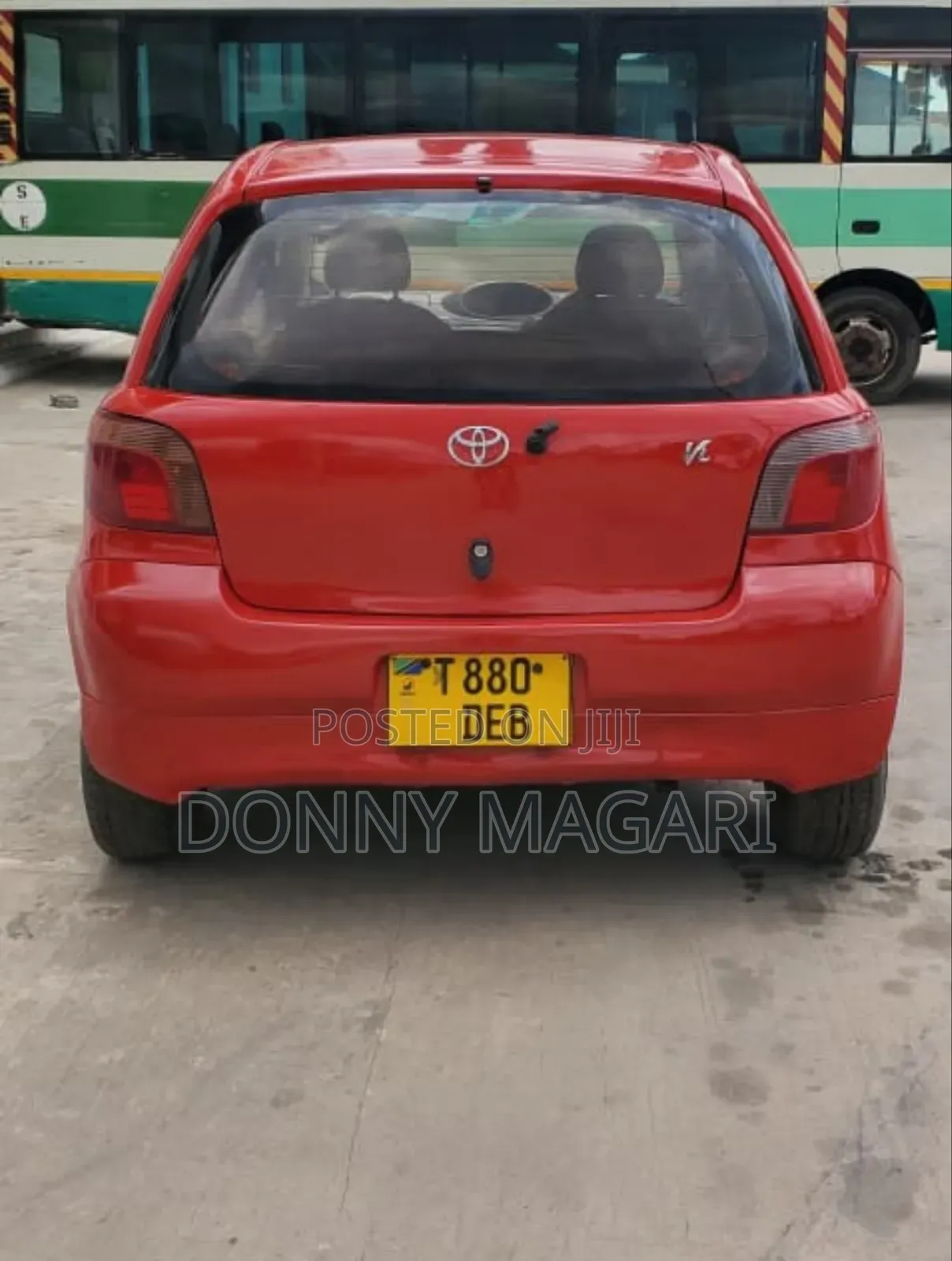 Toyota Vitz 2006 Red