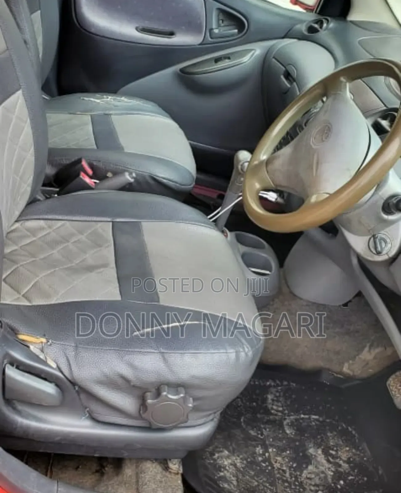 Toyota Vitz 2006 Red