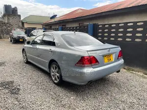 Toyota Crown Royale 2005 Blue
