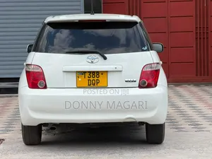Toyota IST 2005 White