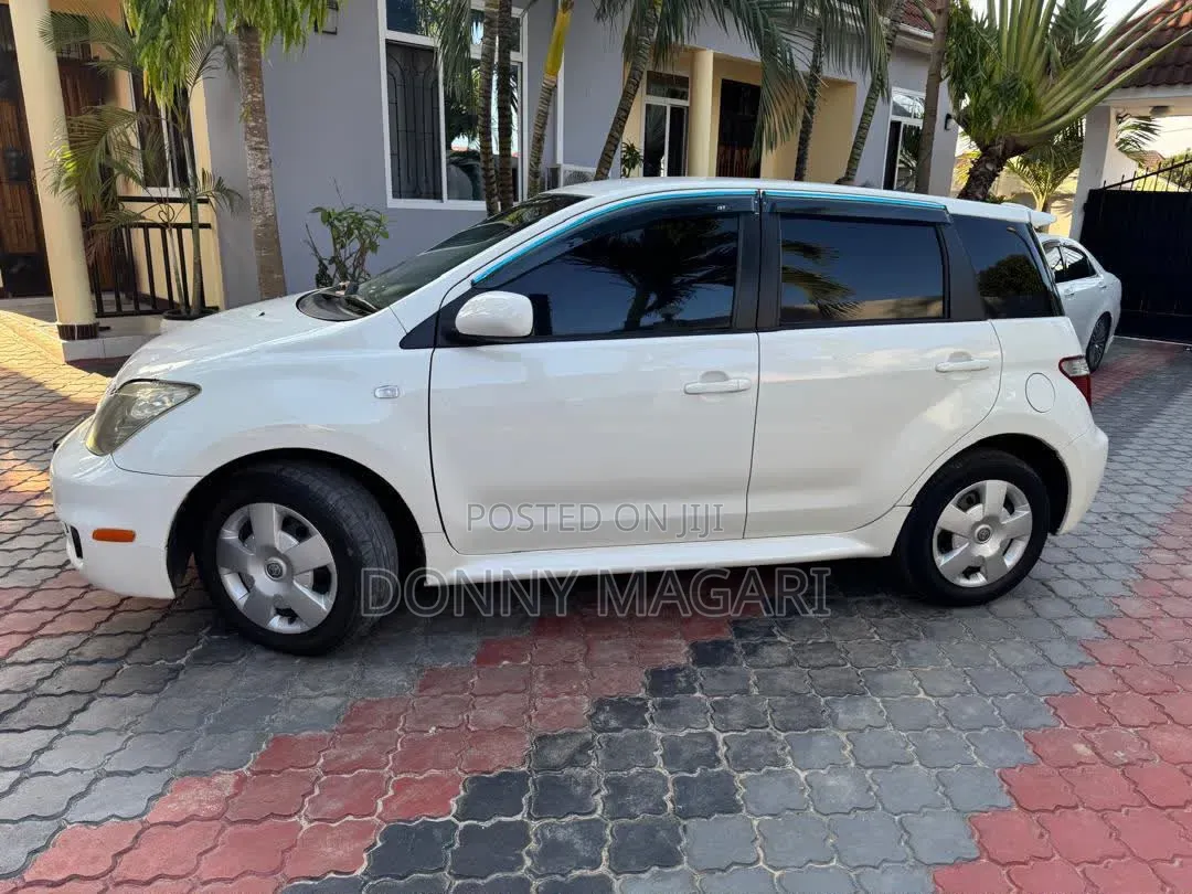 Toyota IST 2005 White
