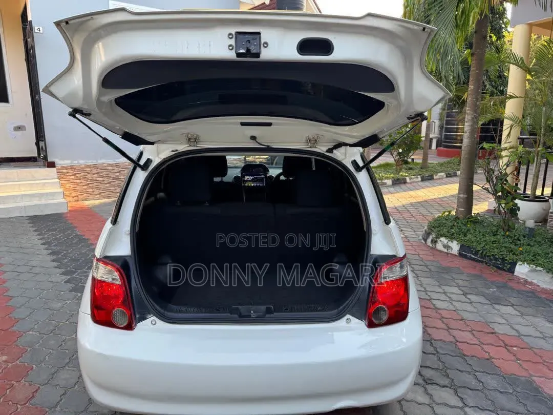 Toyota IST 2005 White
