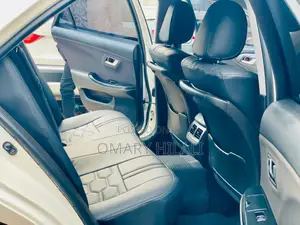 Toyota Crown 2009 Pearl