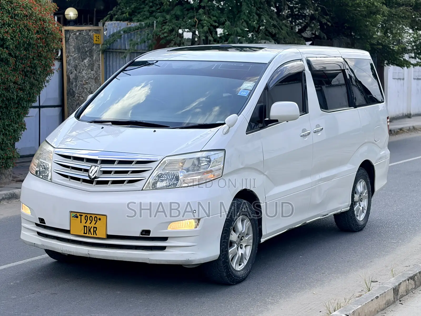 Toyota Alphard 2.4 Petrol AWD 2007 White