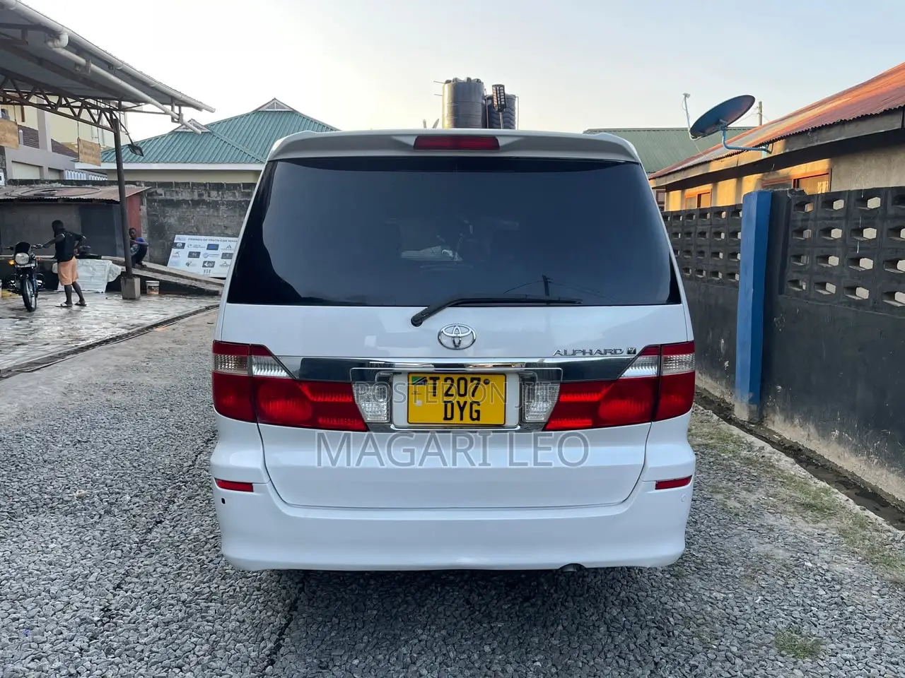 Toyota Alphard 2.4 Petrol AWD 2005 White
