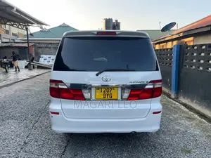 Toyota Alphard 2.4 Petrol AWD 2005 White
