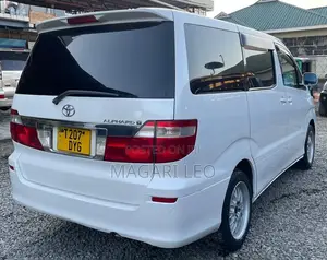 Toyota Alphard 2.4 Petrol AWD 2005 White