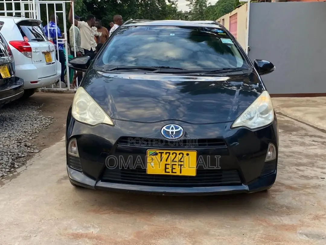 Toyota Aqua 2011 Black