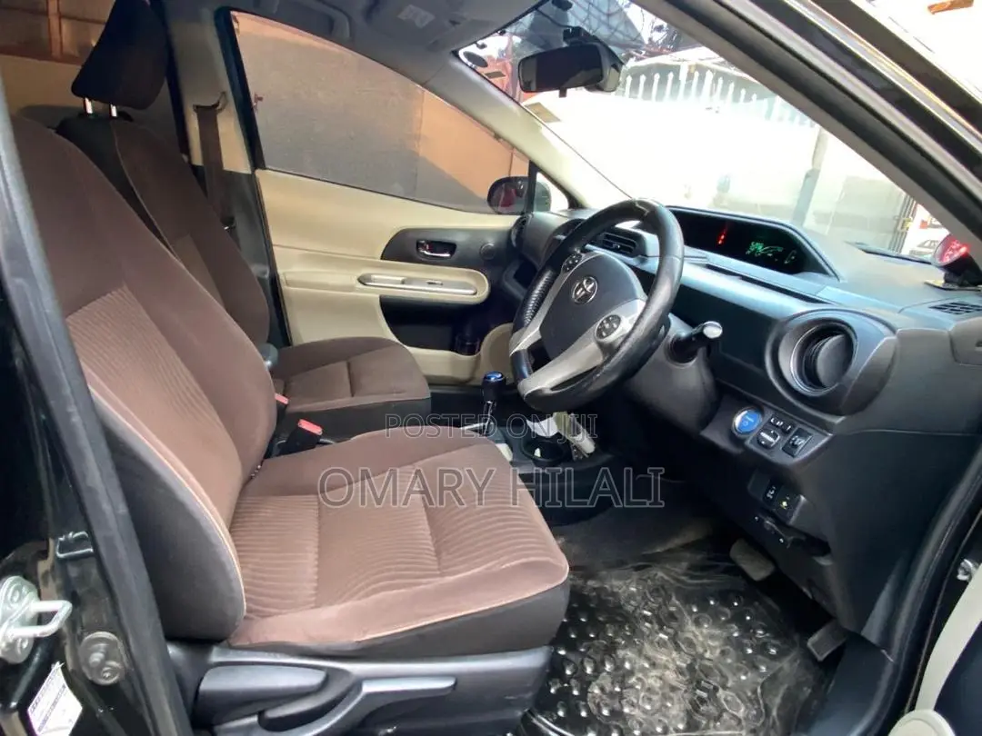 Toyota Aqua 2011 Black