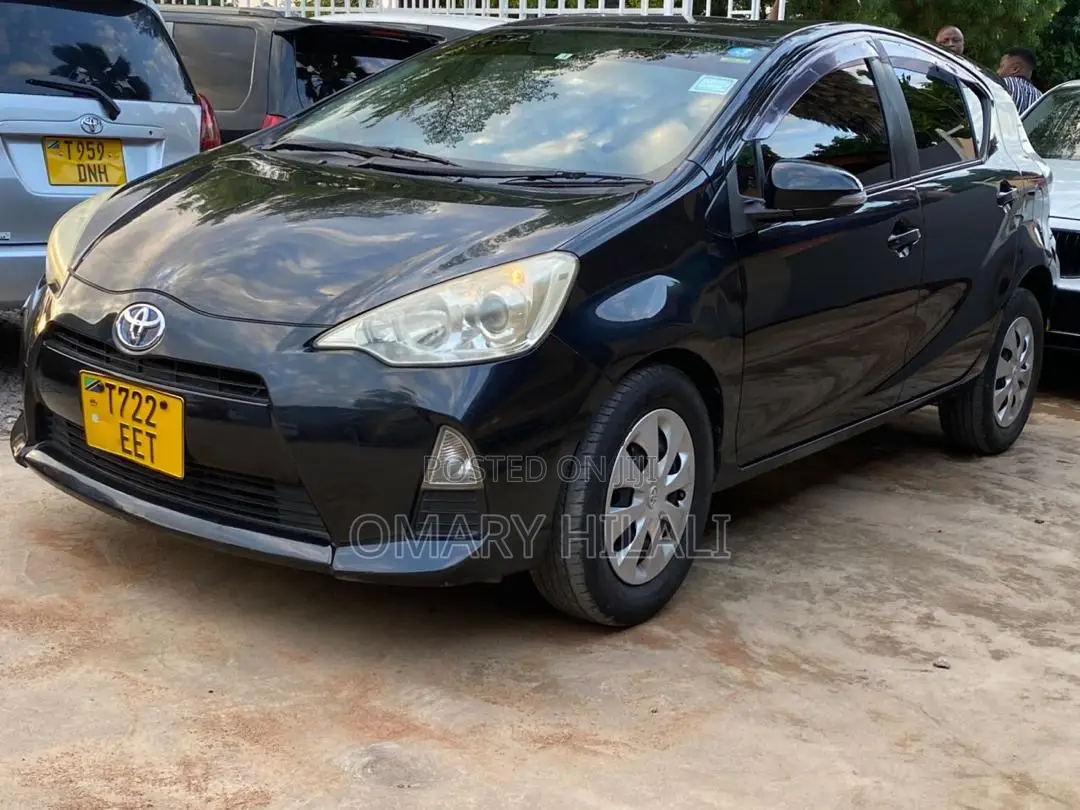 Toyota Aqua 2011 Black