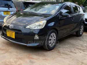 Toyota Aqua 2011 Black