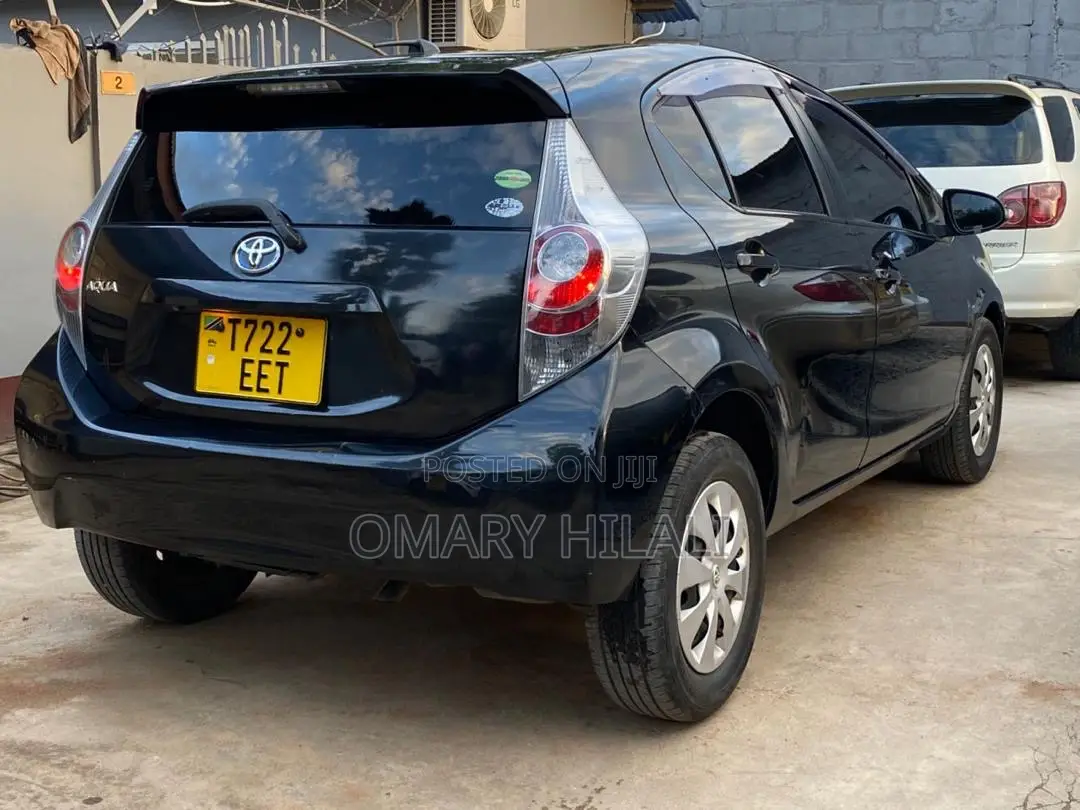 Toyota Aqua 2011 Black
